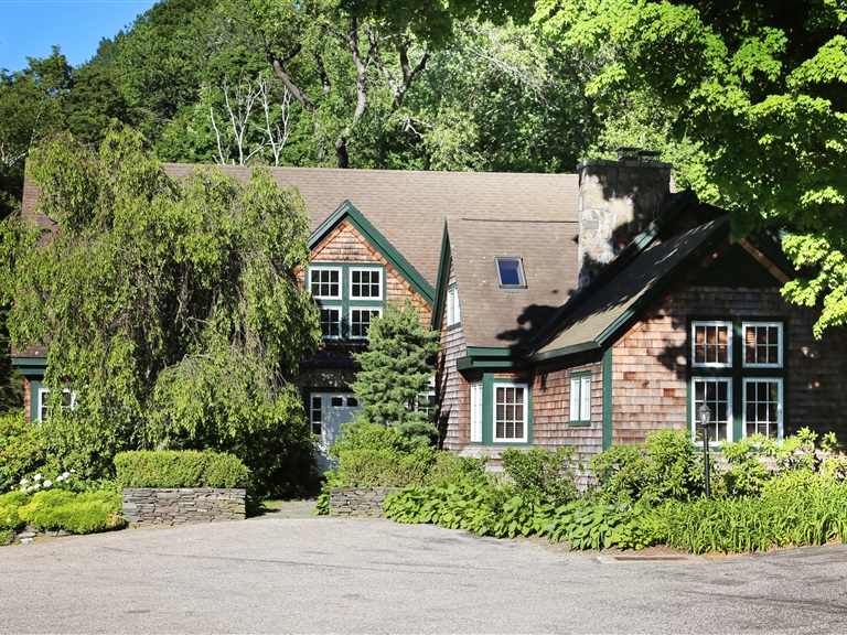 Carriage House Gallery